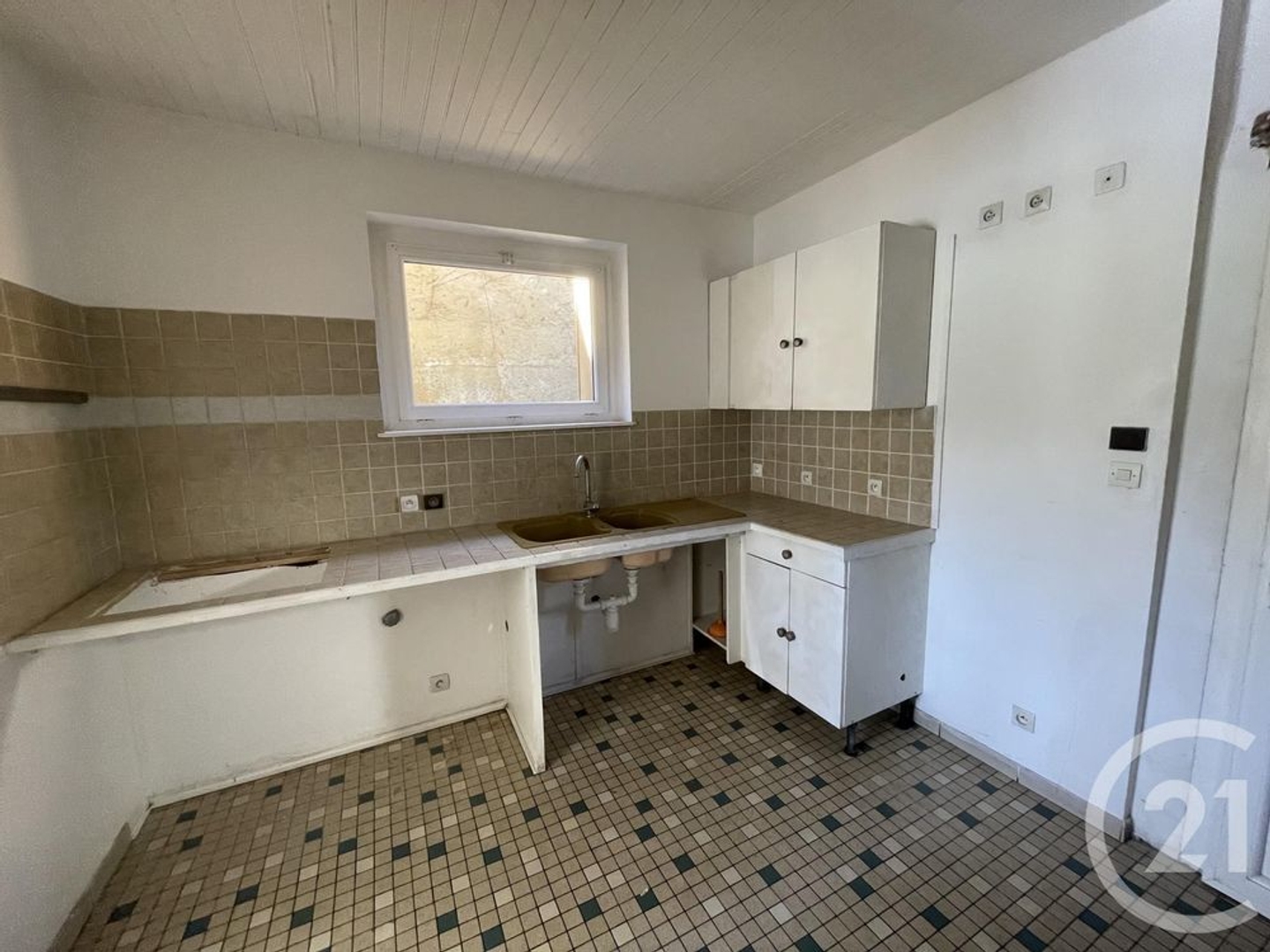 Maison à vendre - 4 pièces - 141m2 - Saint-Laurent-Des... (24400)