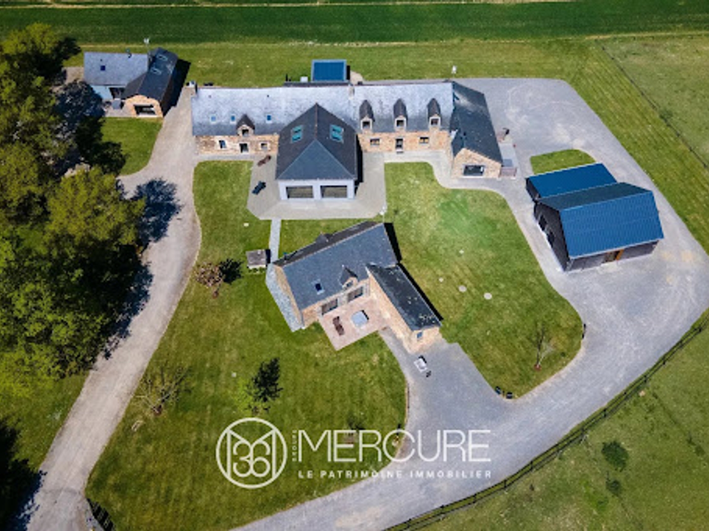 Maison à vendre - 22 pièces - 406m2 - La Gacilly (56200)