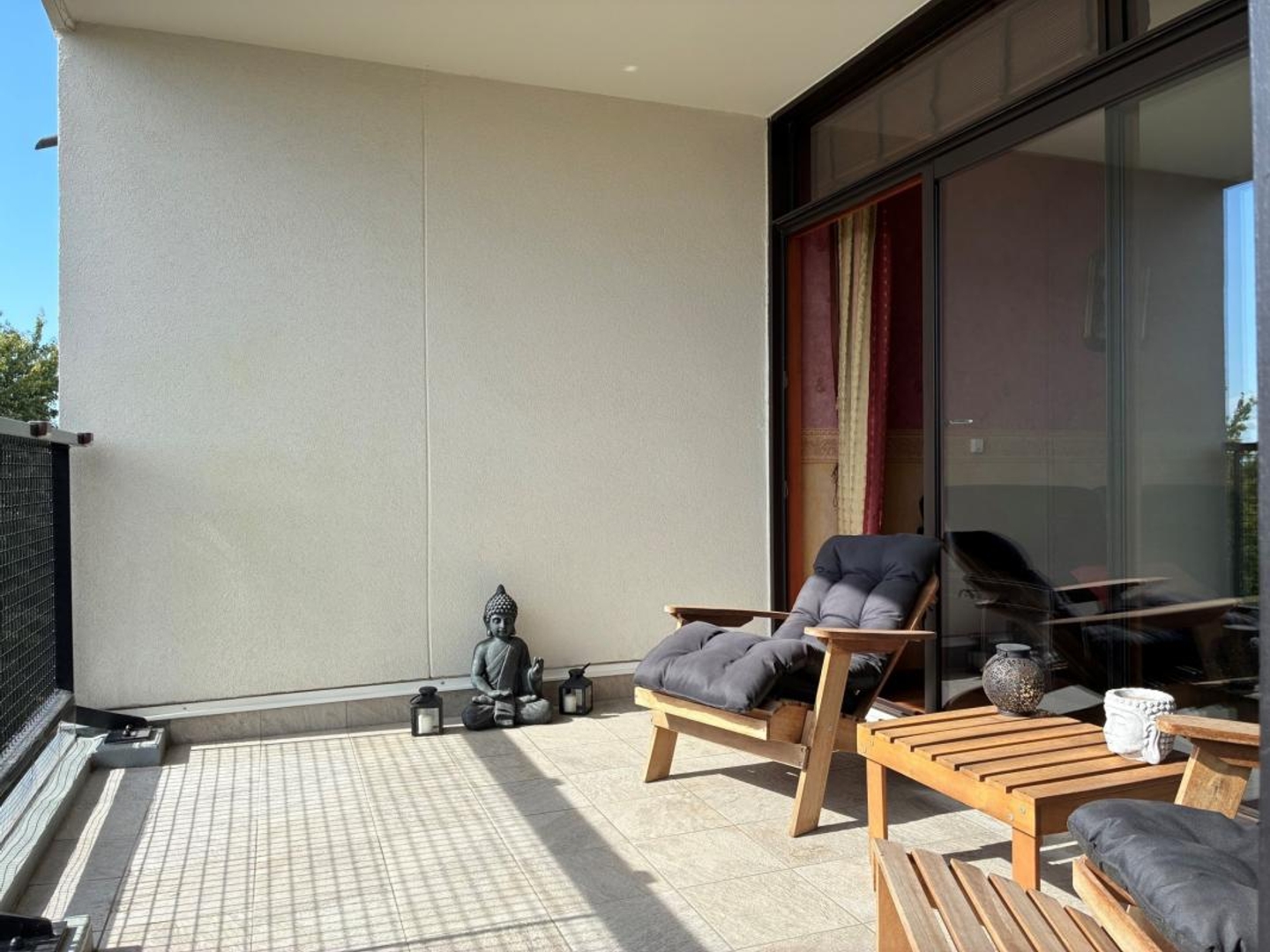 T4 99M2 TERRASSE CAVE ET PARKING CLOS