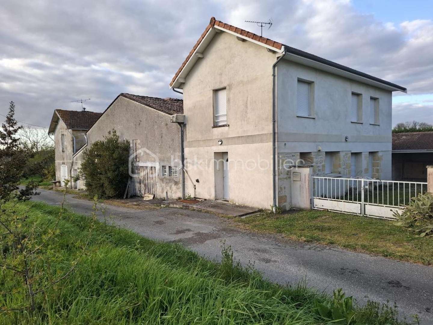 Ensemble immobilier 3 maisons  Fort potentiel  Proche Saint-Émilion