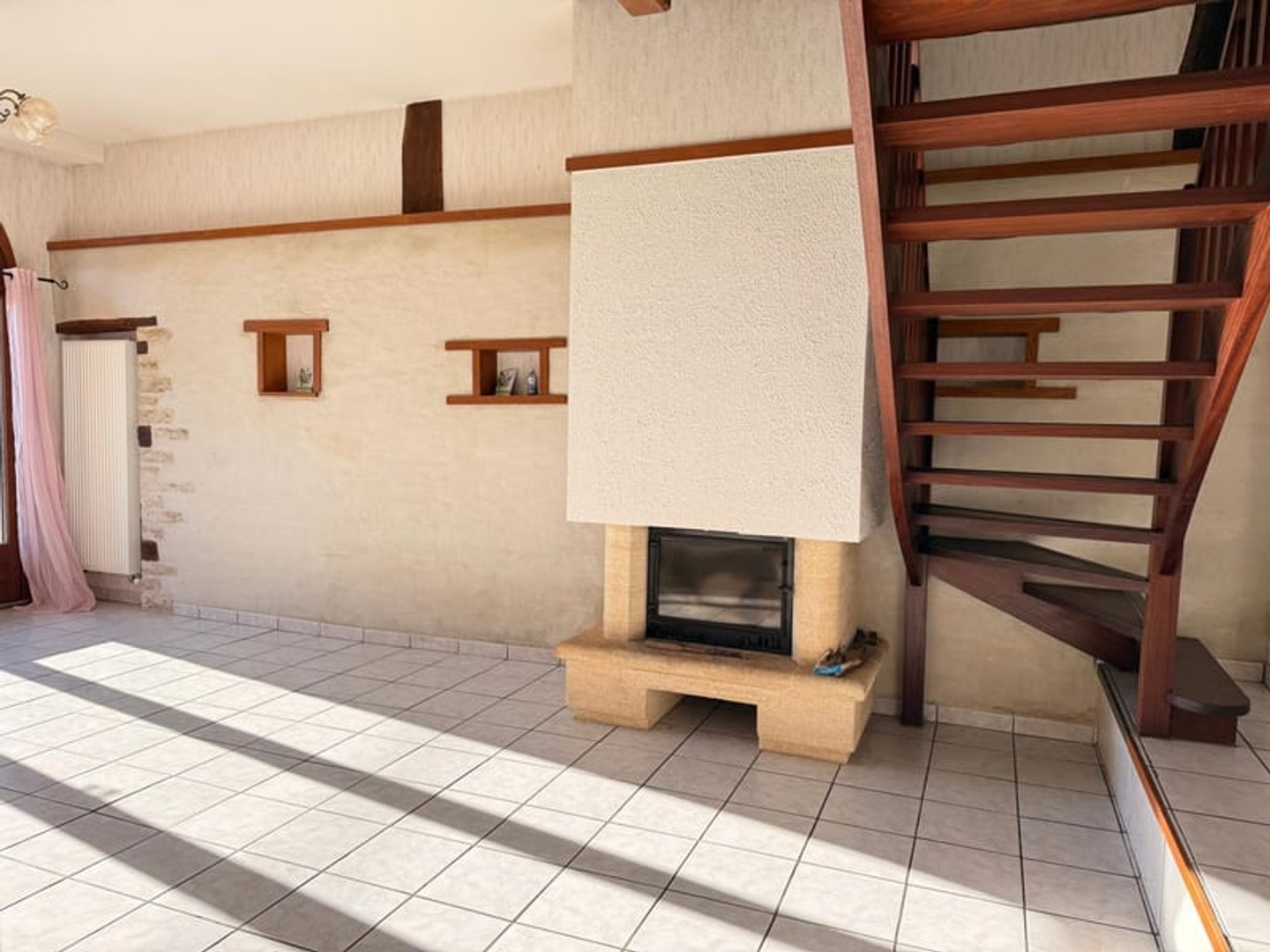 Maison de 1841, 3 ch, bureau, terrain de 16 ares.