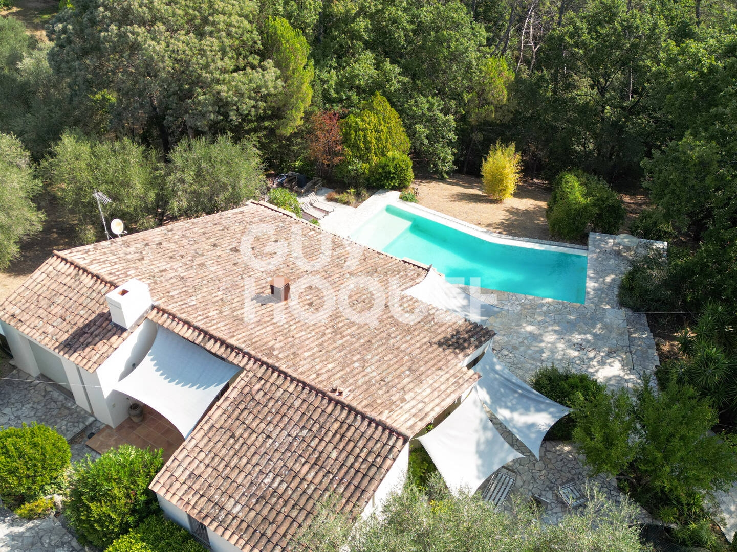 Maison à vendre - 5 pièces - 178m2 - La Roquette-Sur-S... (06550)