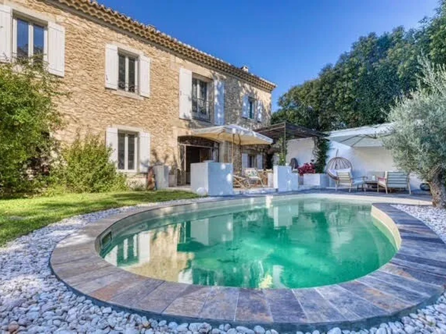 Maison 8 pièces 300 m²