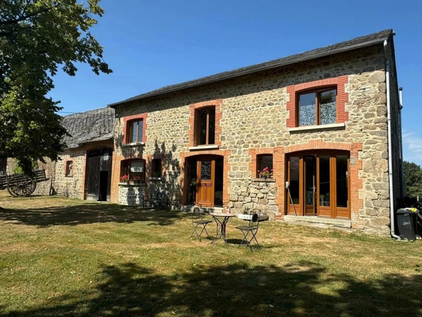 À vendre Maison haut de gamme avec piscine à St-Priest-la-Plaine - 23