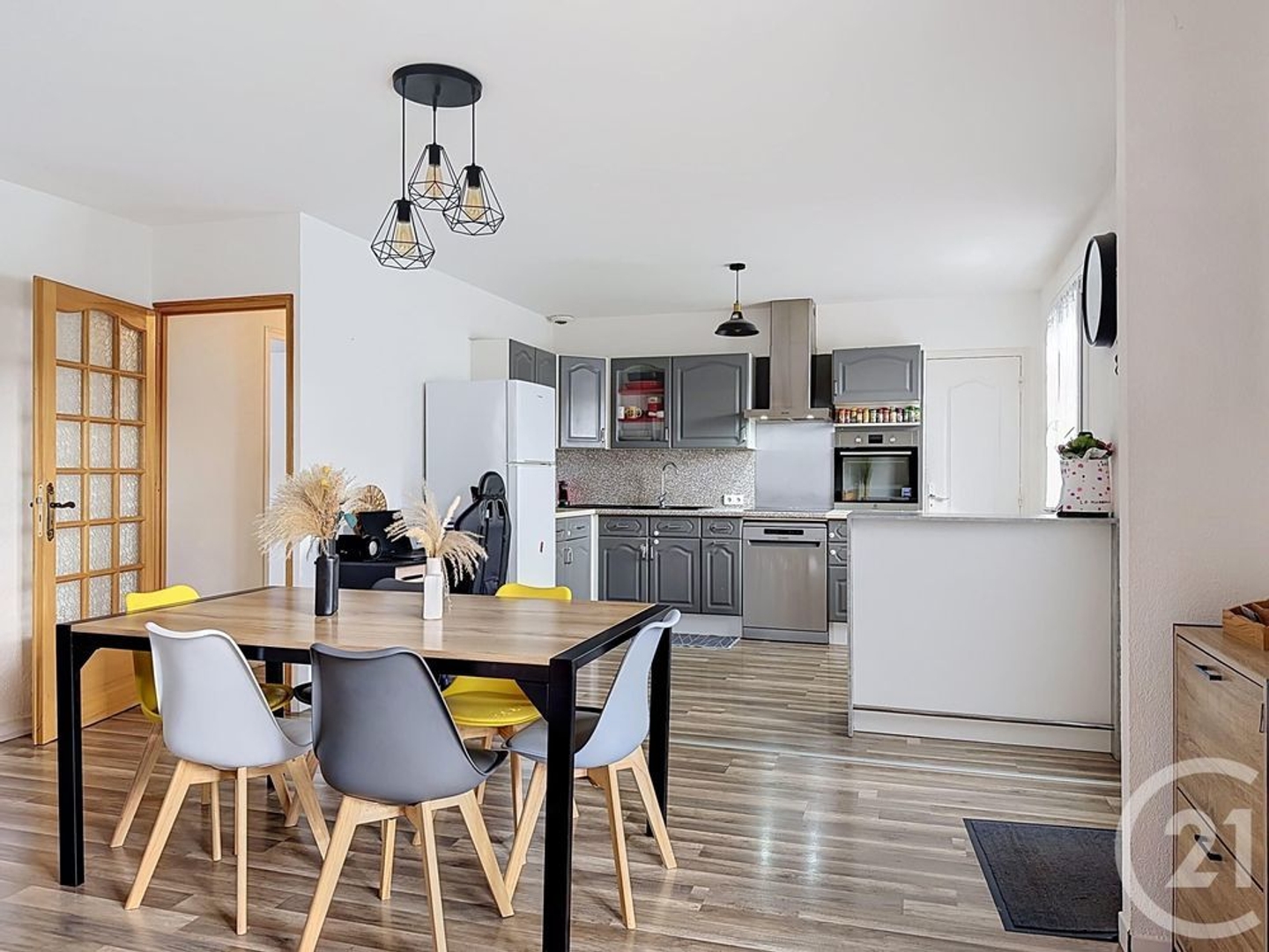 Maison à vendre - 4 pièces - 200m2 - Saint-Laurent-En-... (39150)