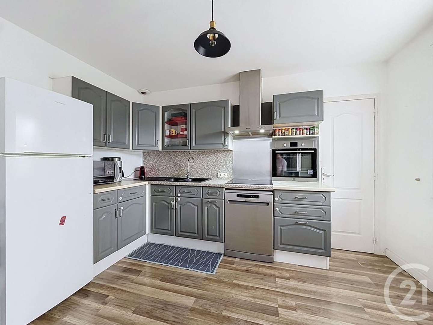 Maison à vendre - 4 pièces - 200m2 - Saint-Laurent-En-... (39150)