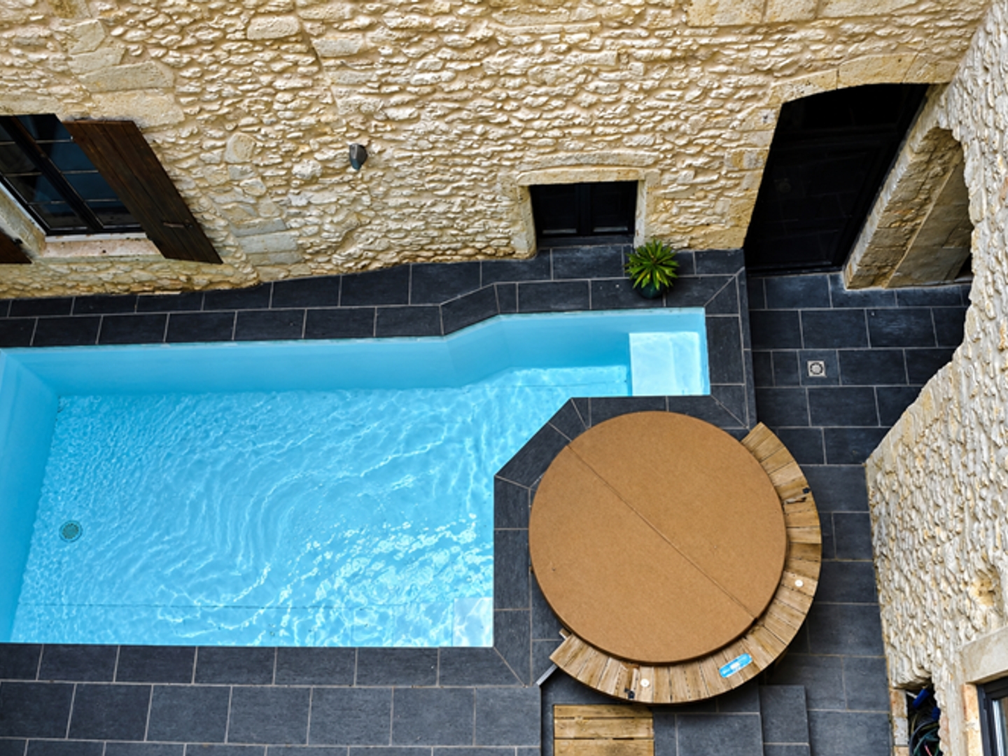 Maison à vendre - 10 pièces - 363m2 - Bourg-Saint-Andéol (07700)