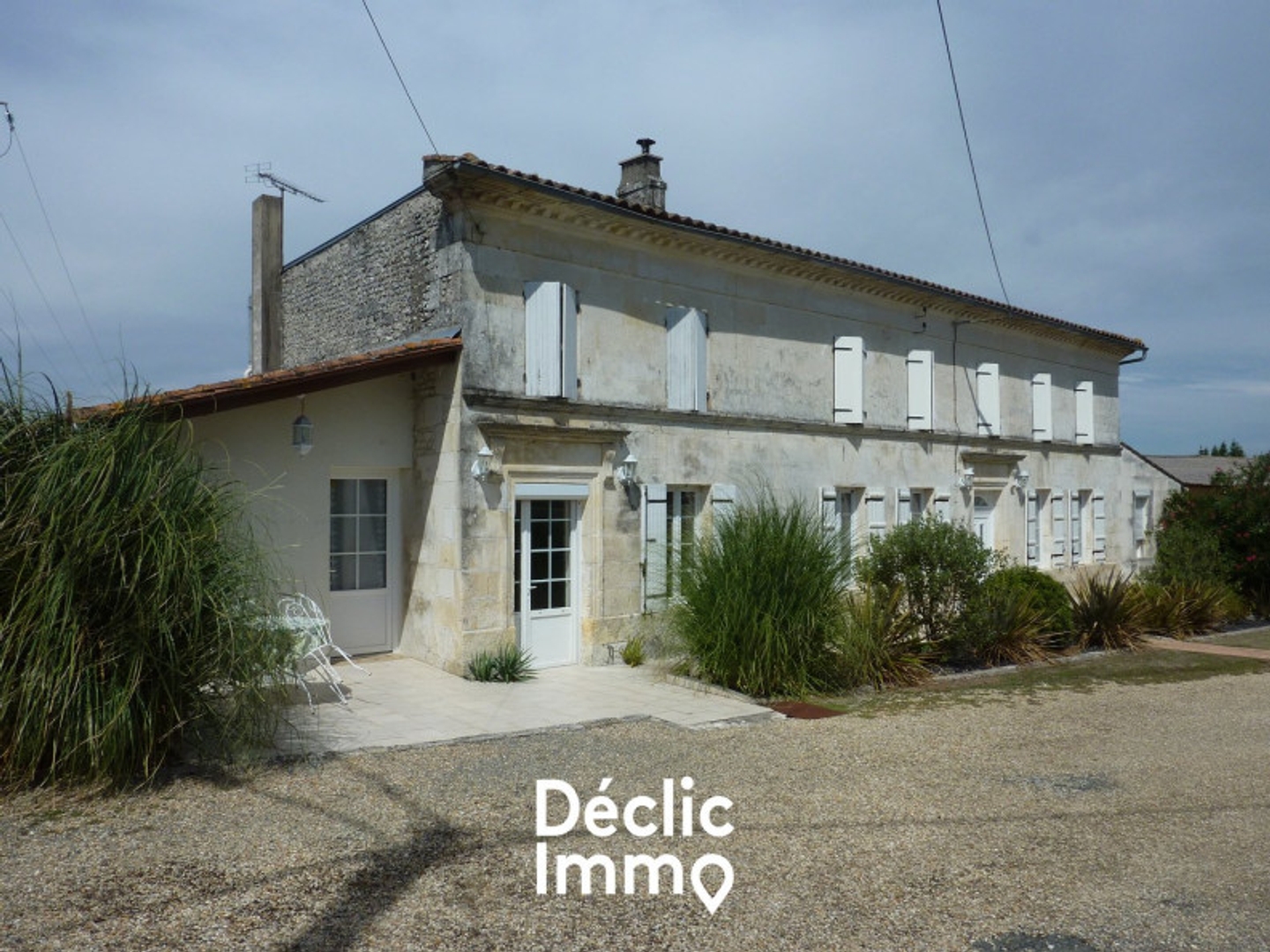 Maison avec dépendances 7 pièces 242 m²