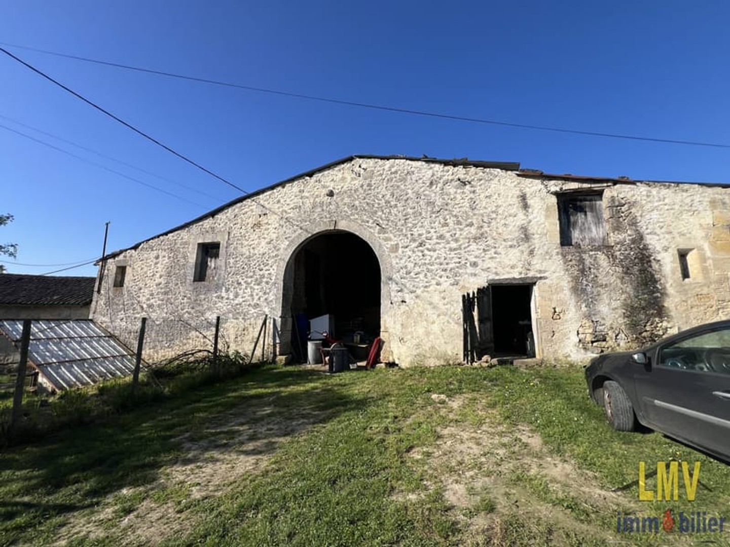 Grange dans petit hameau