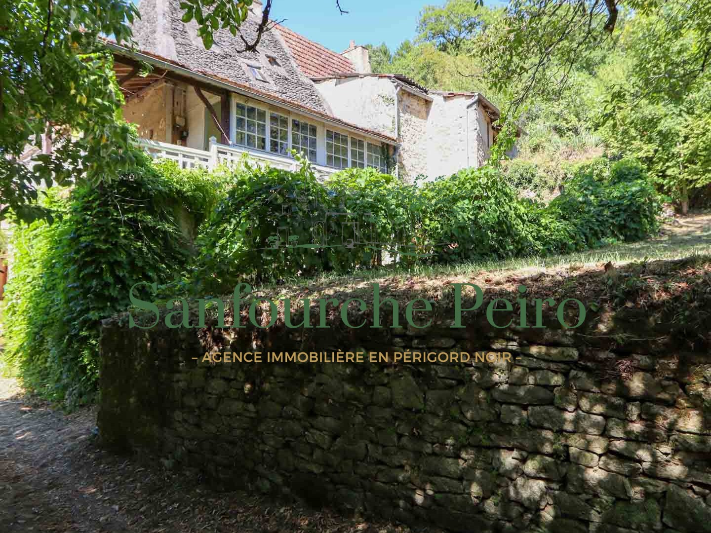 À 12 km au Sud de Sarlat - Vallée de la Dordogne