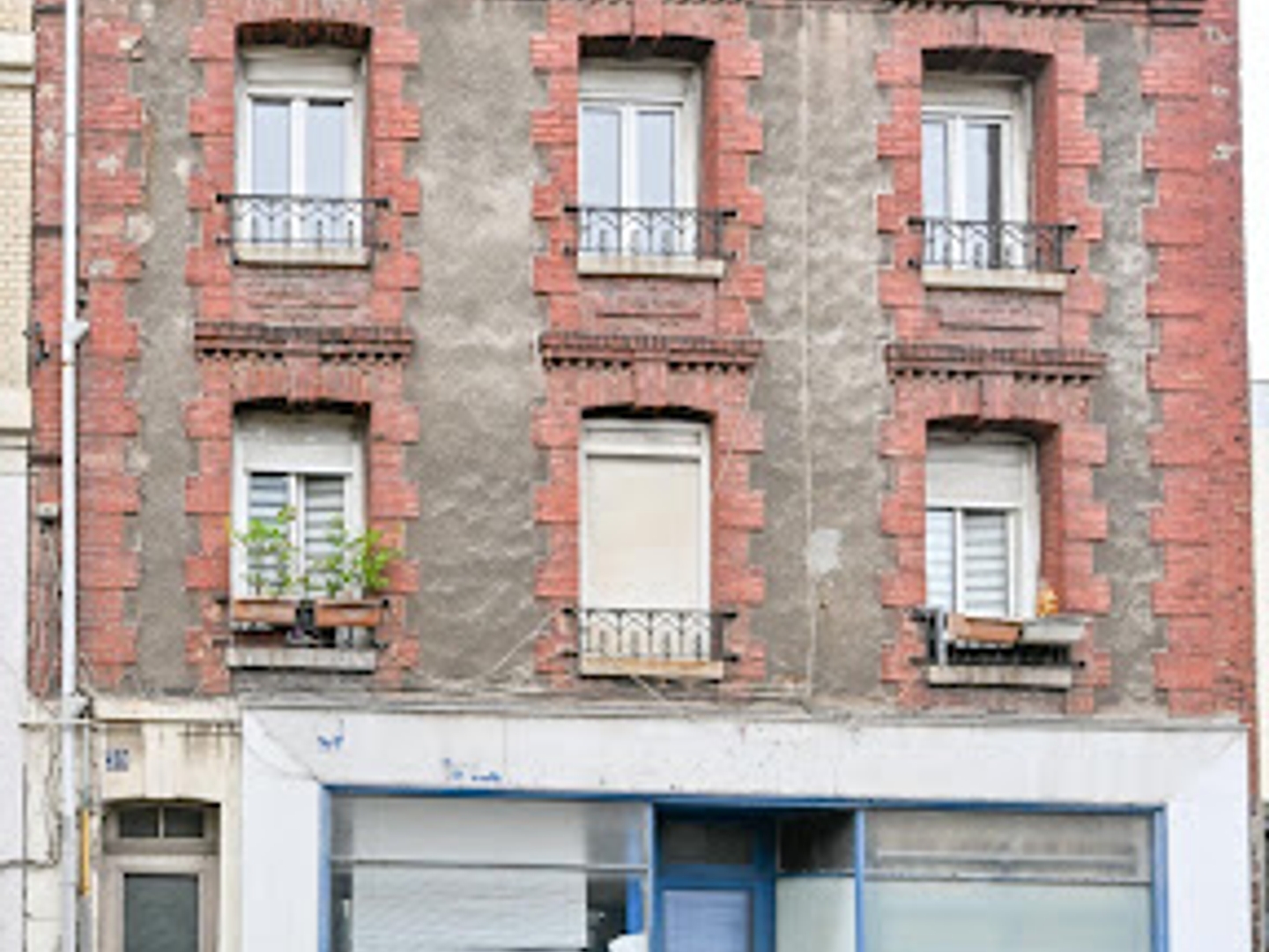 Propriété 3 pièces 168 m²