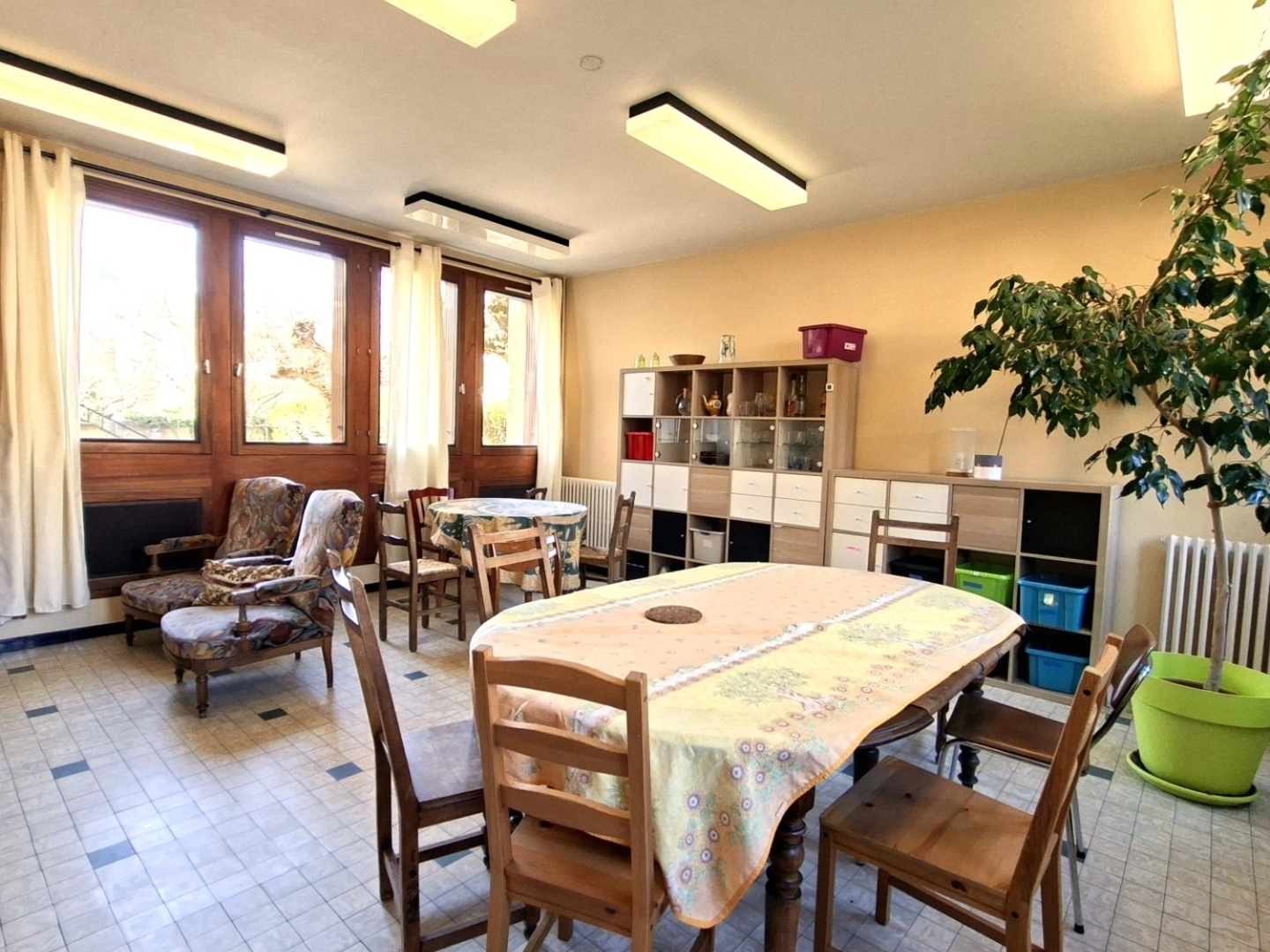 Magasin à vendre - 11 pièces - Digne-Les-Bains (04000)