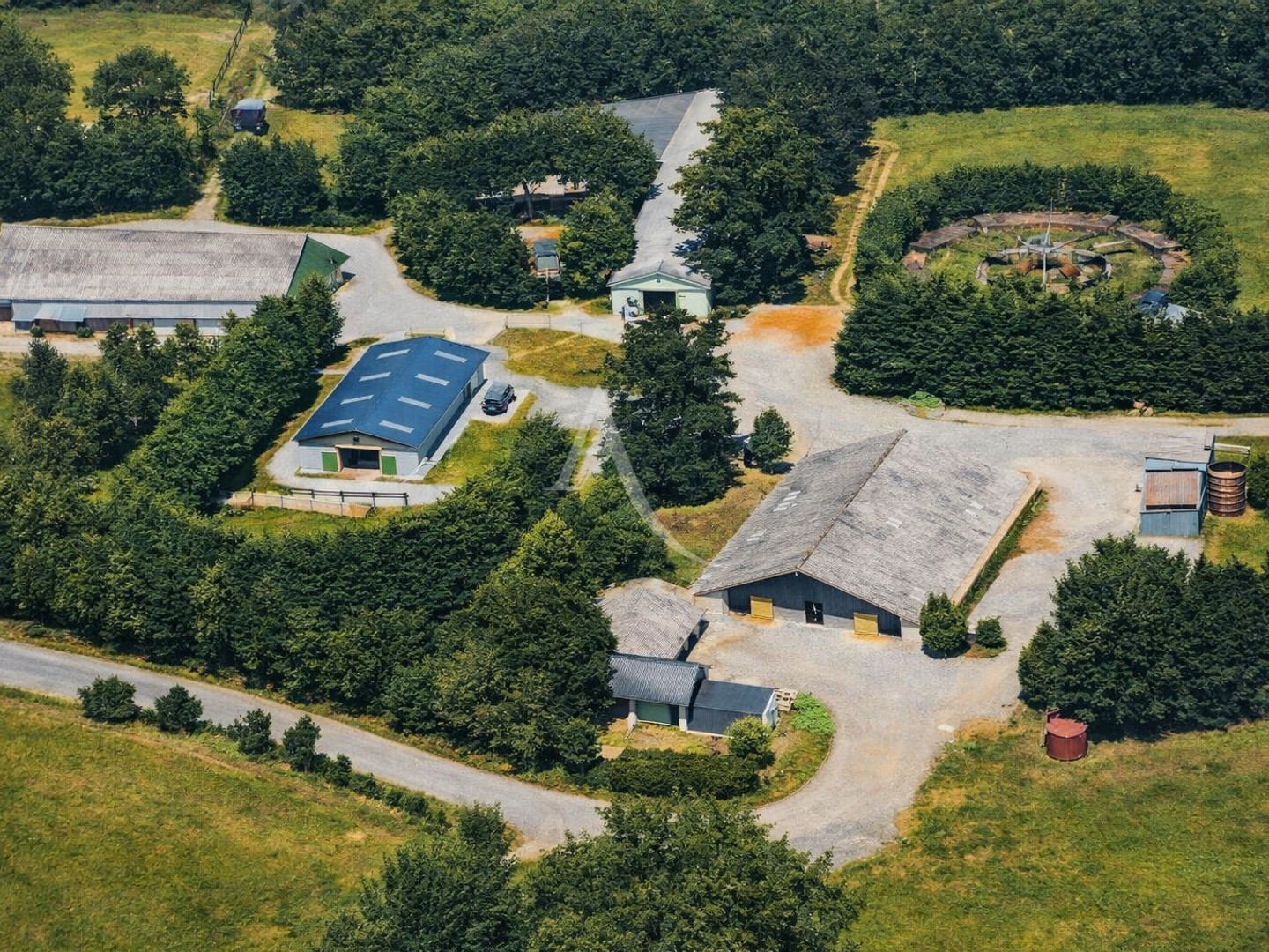 Local commercial 5 pièces 168 m²