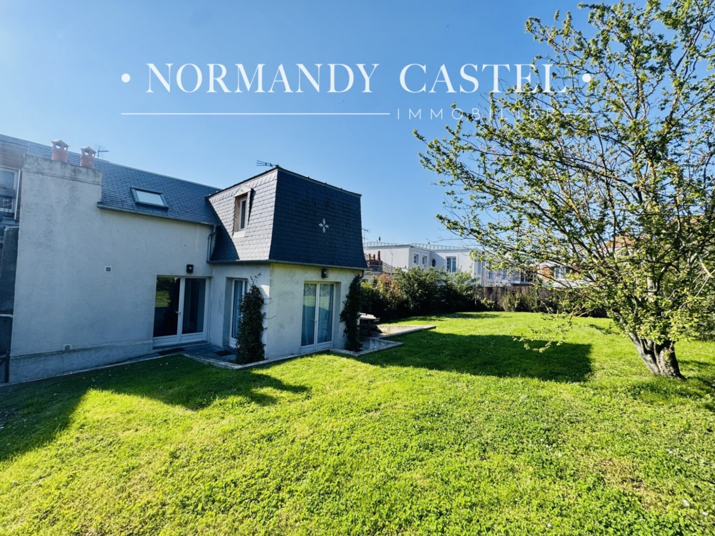 MAISON DE VILLE AVEC JARDIN CENTRE DE Trouville-sur-Mer