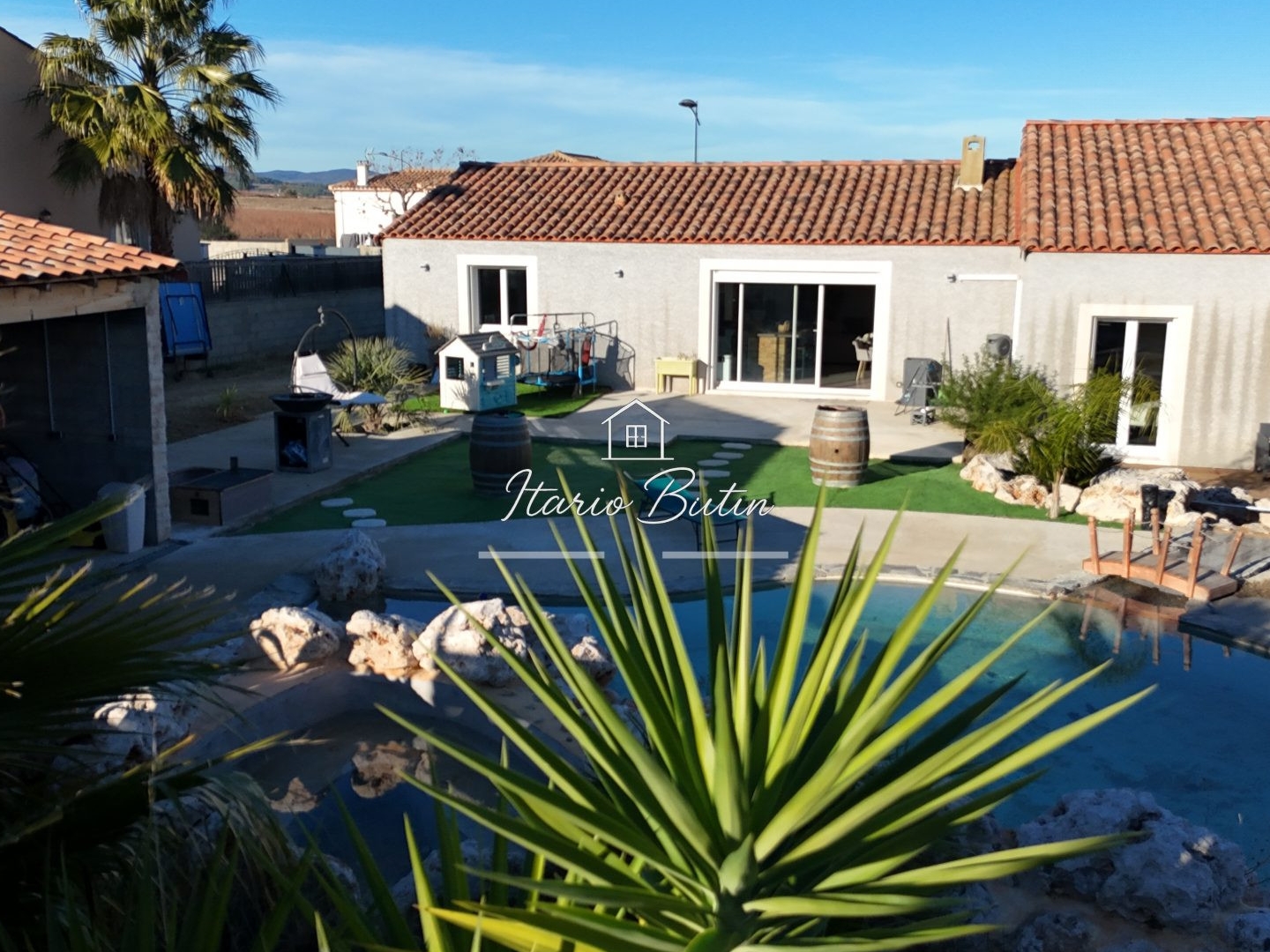 Villa type 8 sur 1000m² de terrain