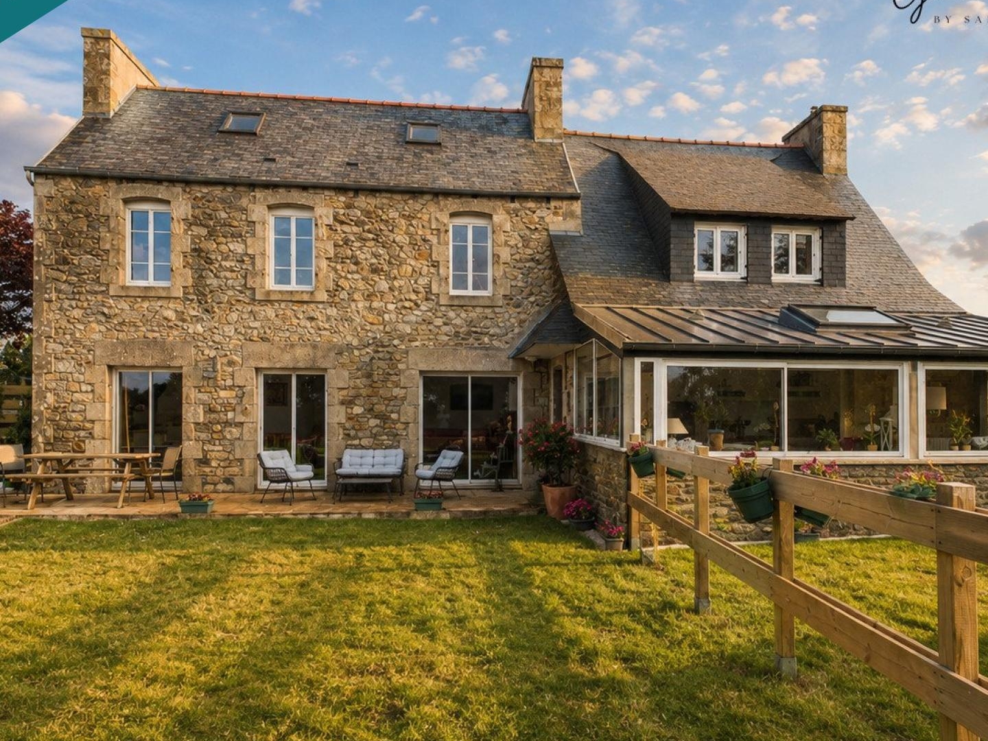 Propriété de charme avec deux habitations, hangar et fort potentiel sur plus de 2 800 m²