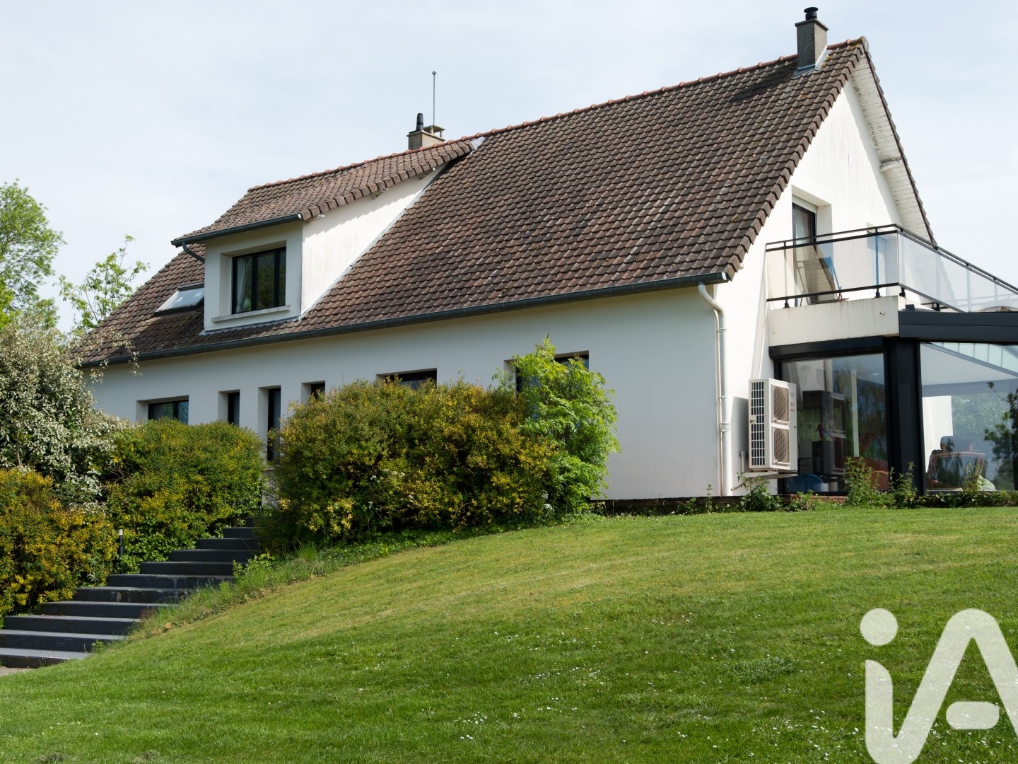 Maison 5 pièces 230 m²