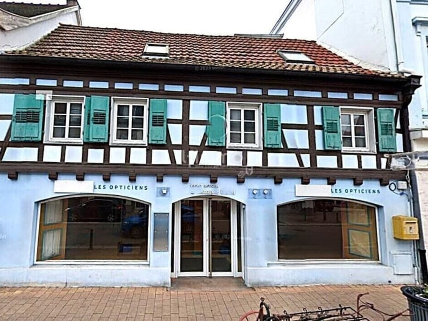 Local commercial libre d'occupation