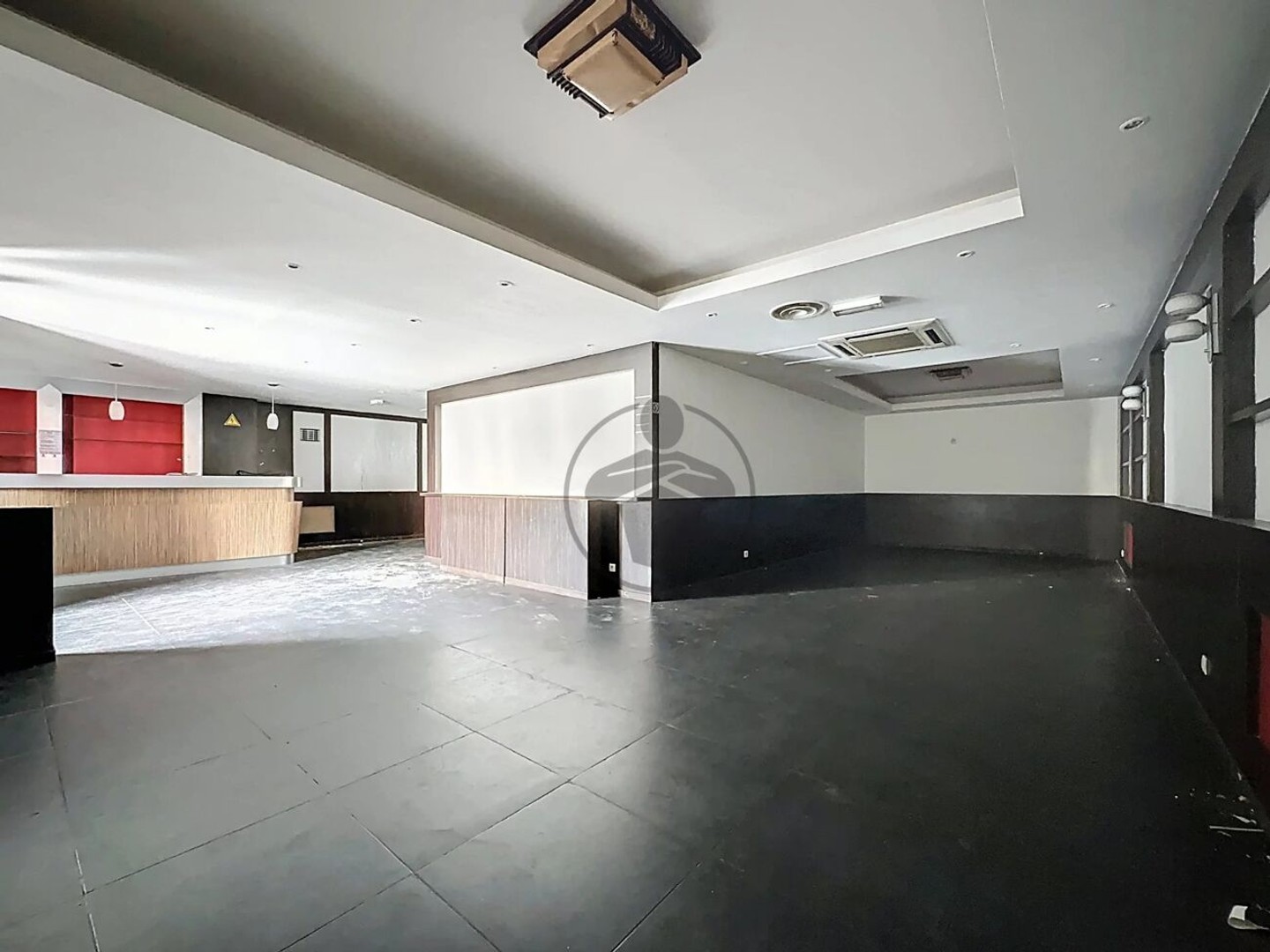 Commerce 280 m²