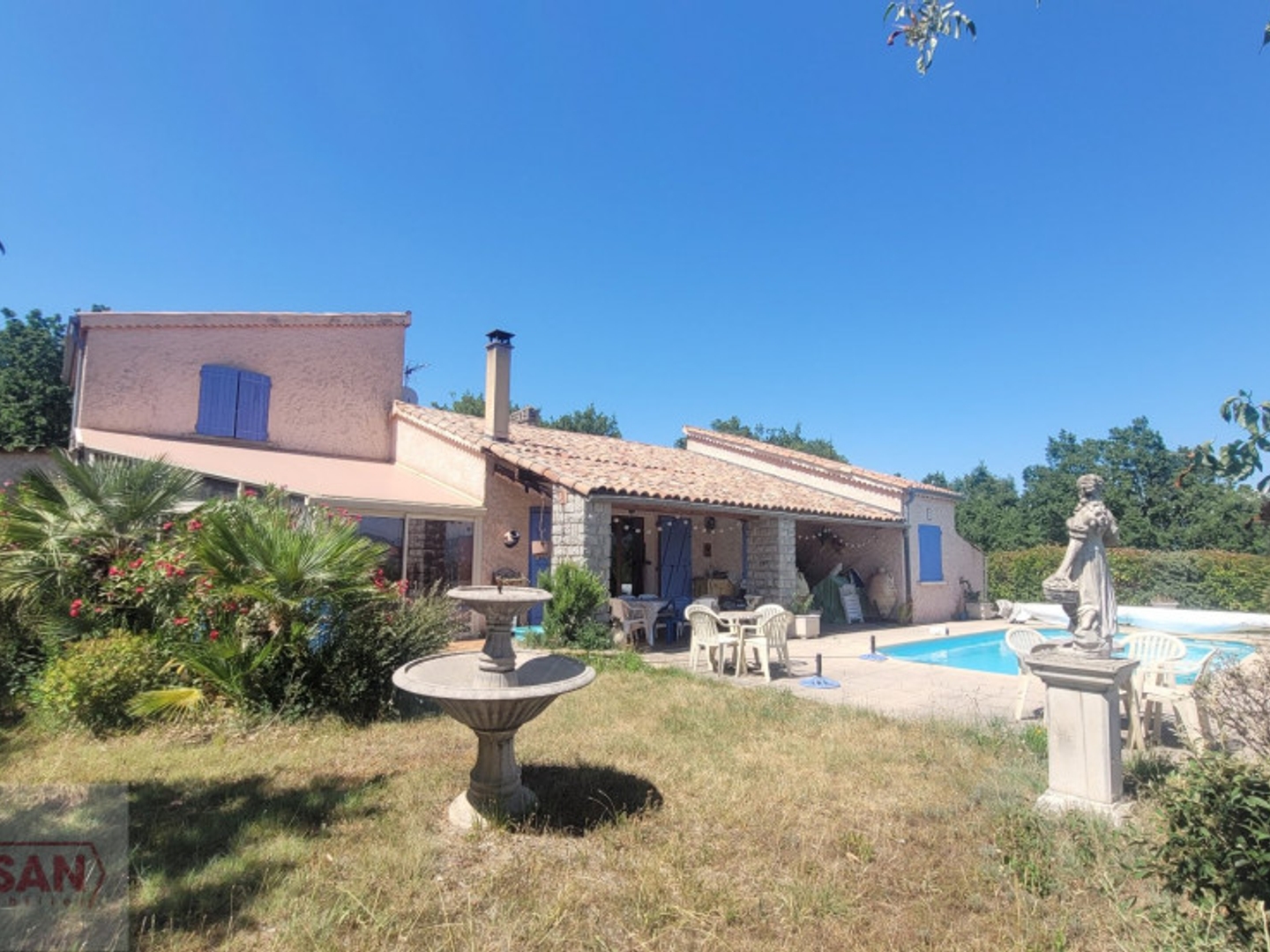 Maison à vendre - 6 pièces - 151m2 - Mison (04200)