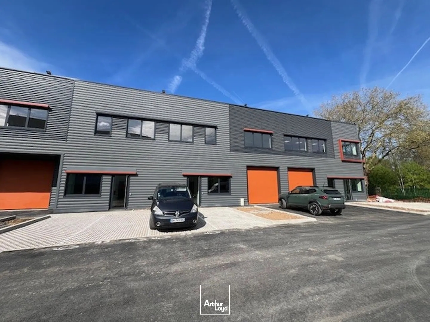 Locaux à vendre - 1574m2 - Buc (78530)