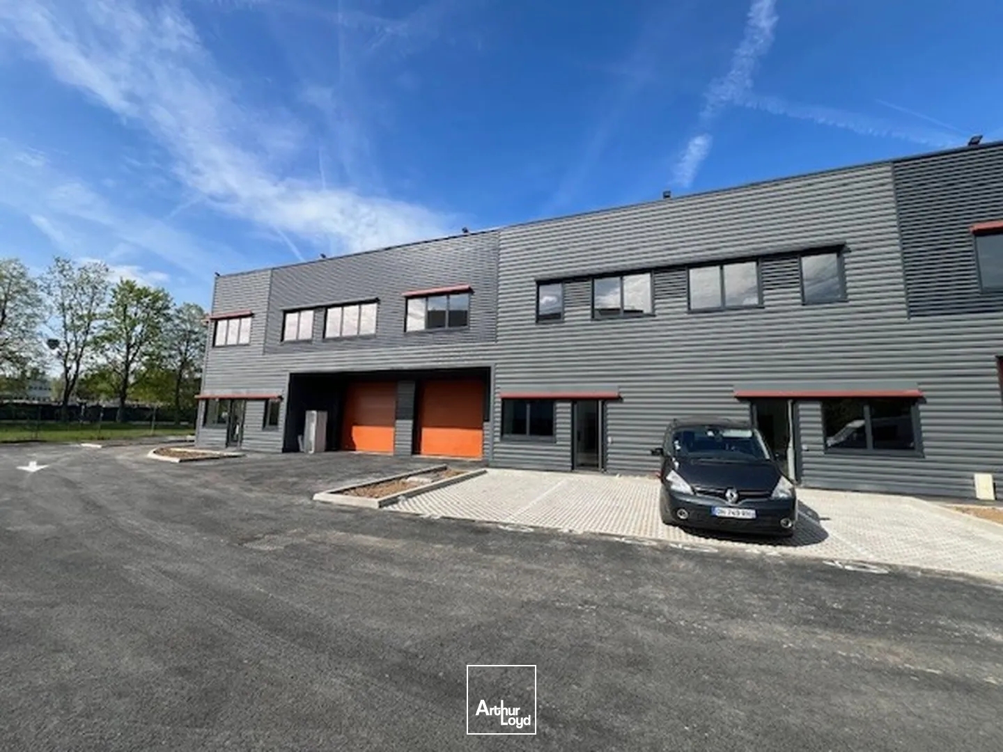 Locaux à vendre - 1622m2 - Buc (78530)