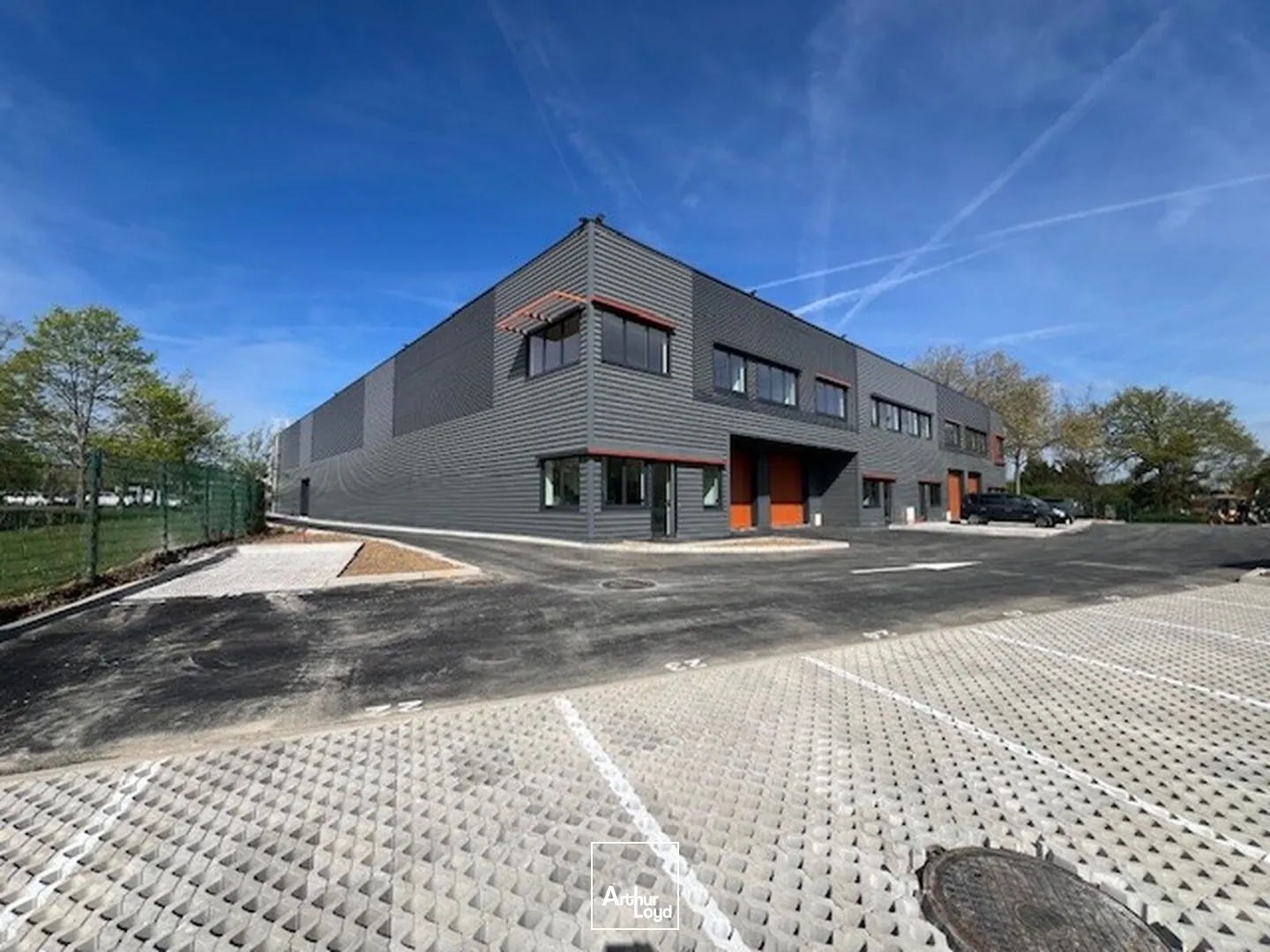 Locaux à vendre - 1622m2 - Buc (78530)