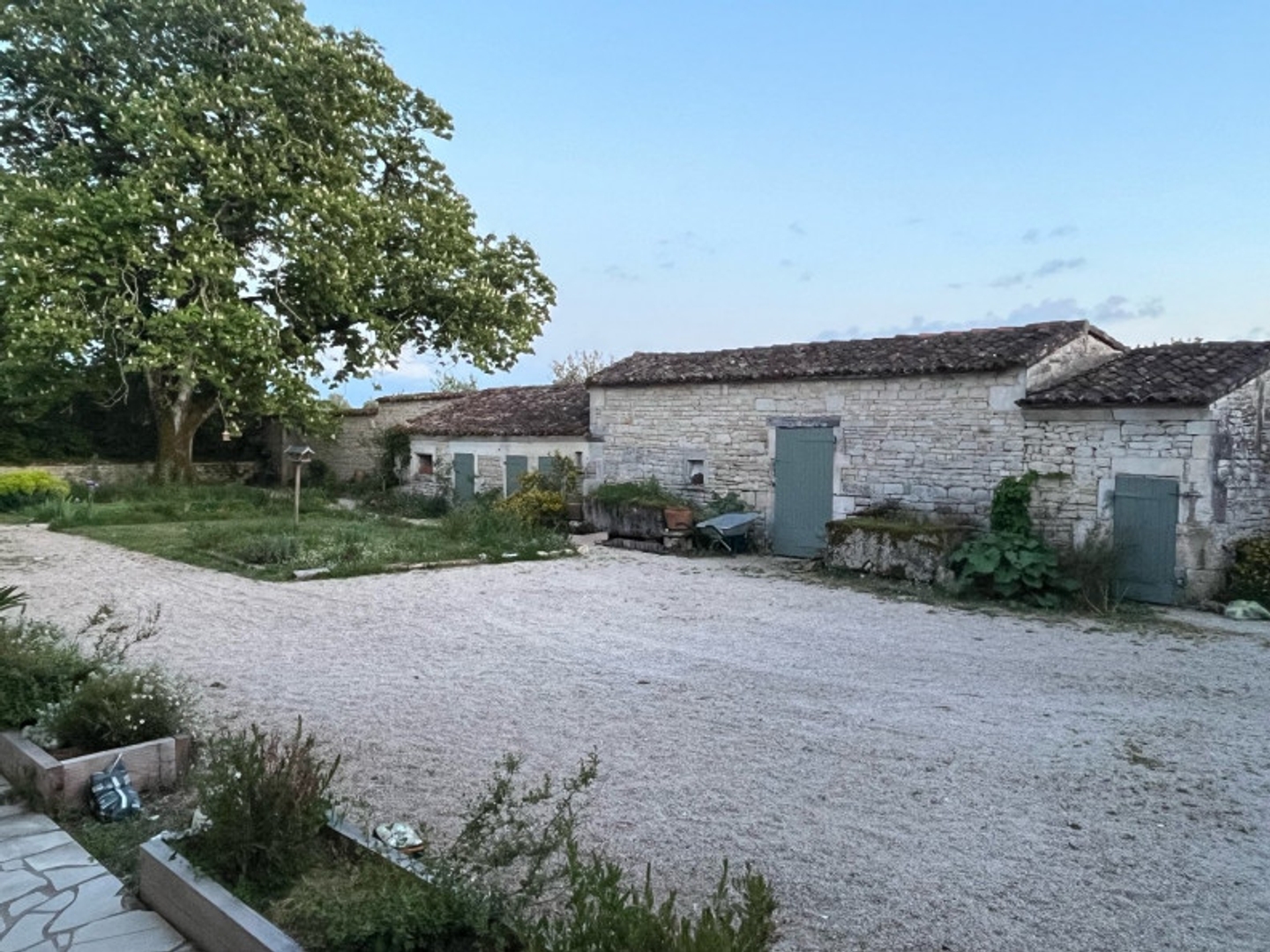 Maison à vendre - 4 pièces - 170m2 - Mérignac (16200)
