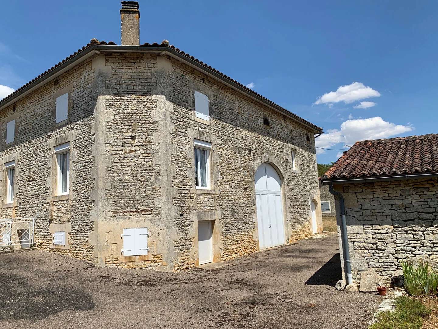 Maison à vendre - 4 pièces - 104m2 - Poursac (16700)