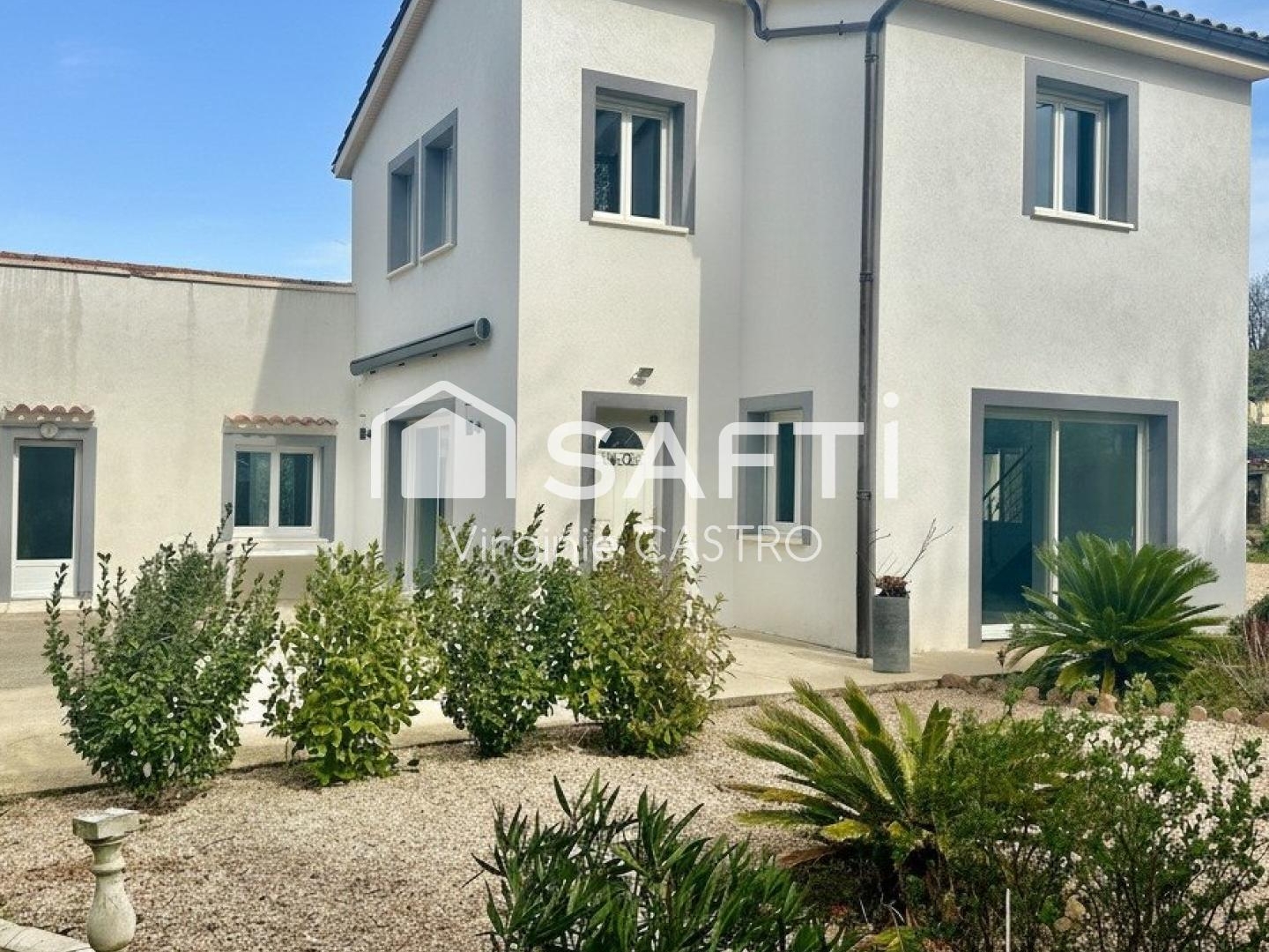 VILLA CONTEMPORAINE 6 PIECES avec PISCINE + STUDIO & DEPENDANCE