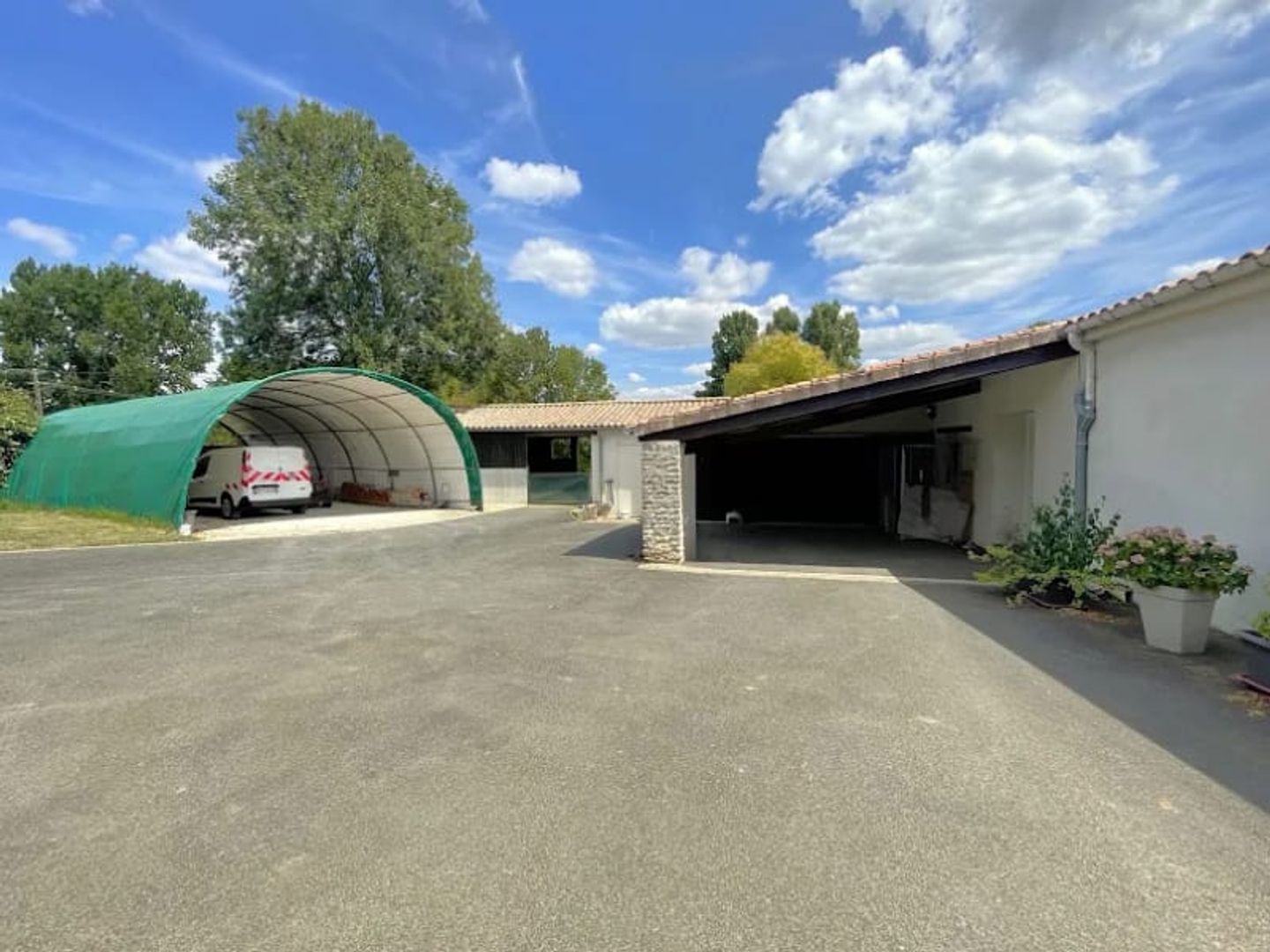 Maison à vendre - 7 pièces - 178m2 - Tonnay-Charente (17430)