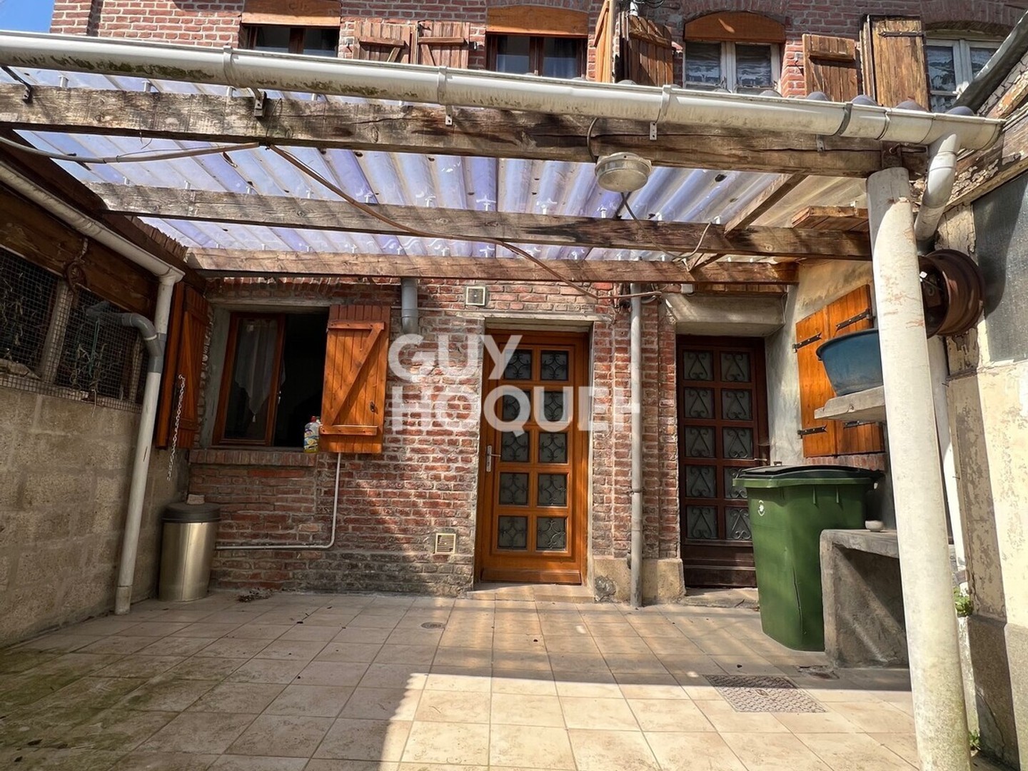 PROXIMITÉ CENTRE VILLE - ENSEMBLE IMMOBILIER D'ENVIRON 105M² IDÉAL POUR INVESTISSEMENT LOCATIF OU PREMIÈRE ACQUISITION