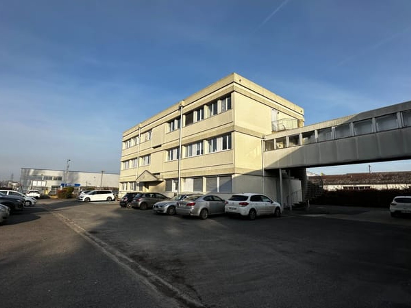 Local commercial 1145 m²
