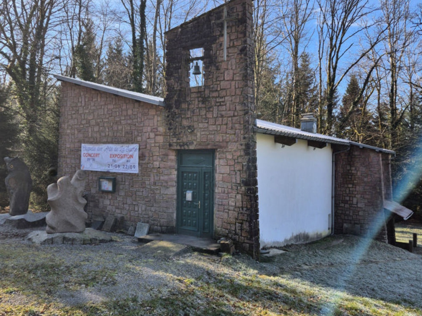 Exclu Saint-Etienne les Rt Ancienne Chapelle en grés rose des vosges sur terrain de 570 m².