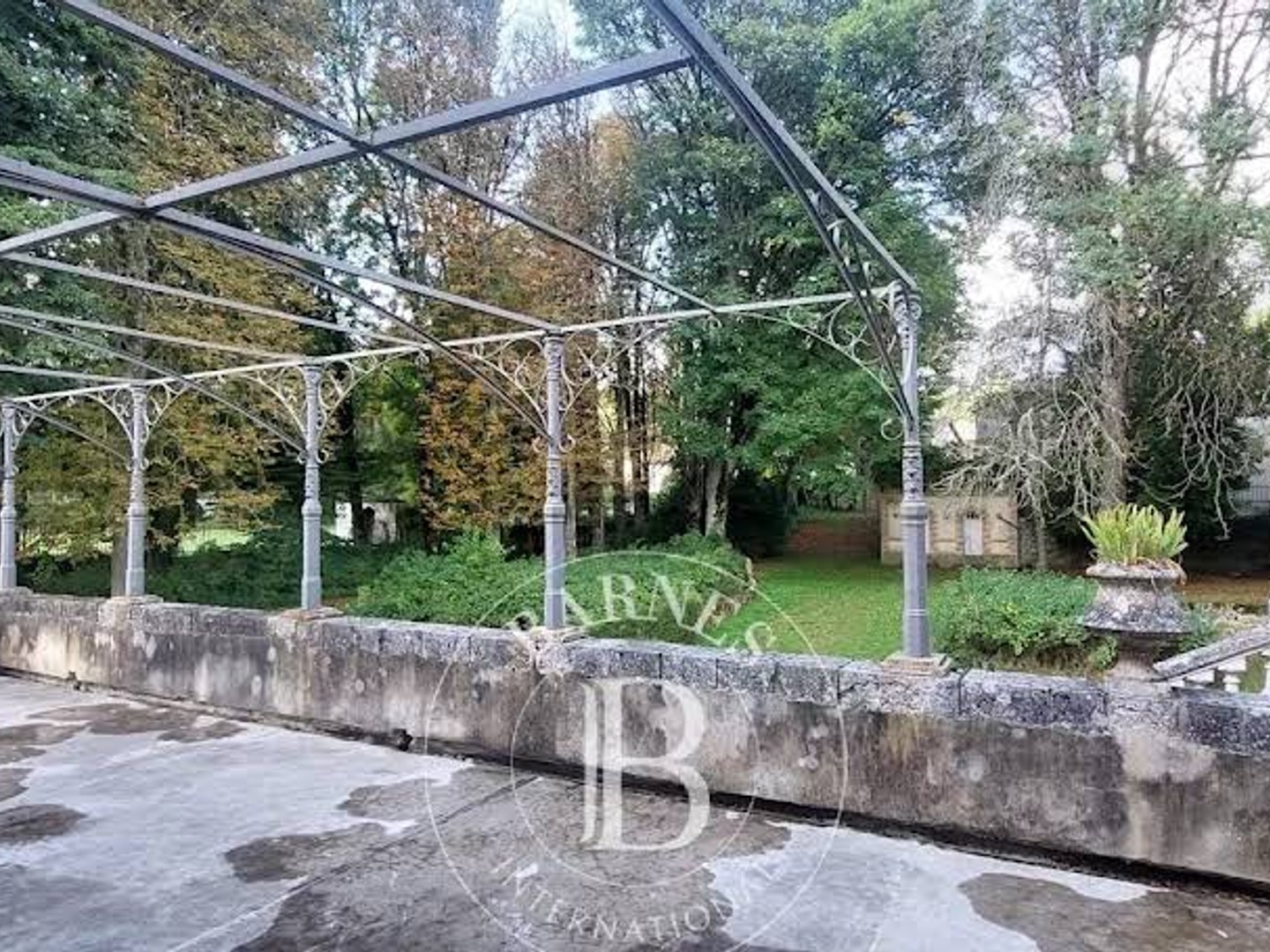 Maison 11 pièces 300 m²