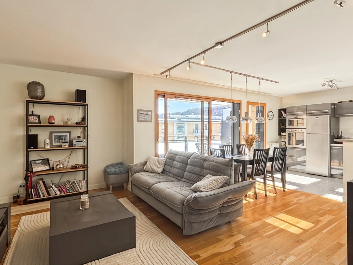 Appartement à vendre - 3 pièces - 77m2 - Divonne-Les-Bains (01220)