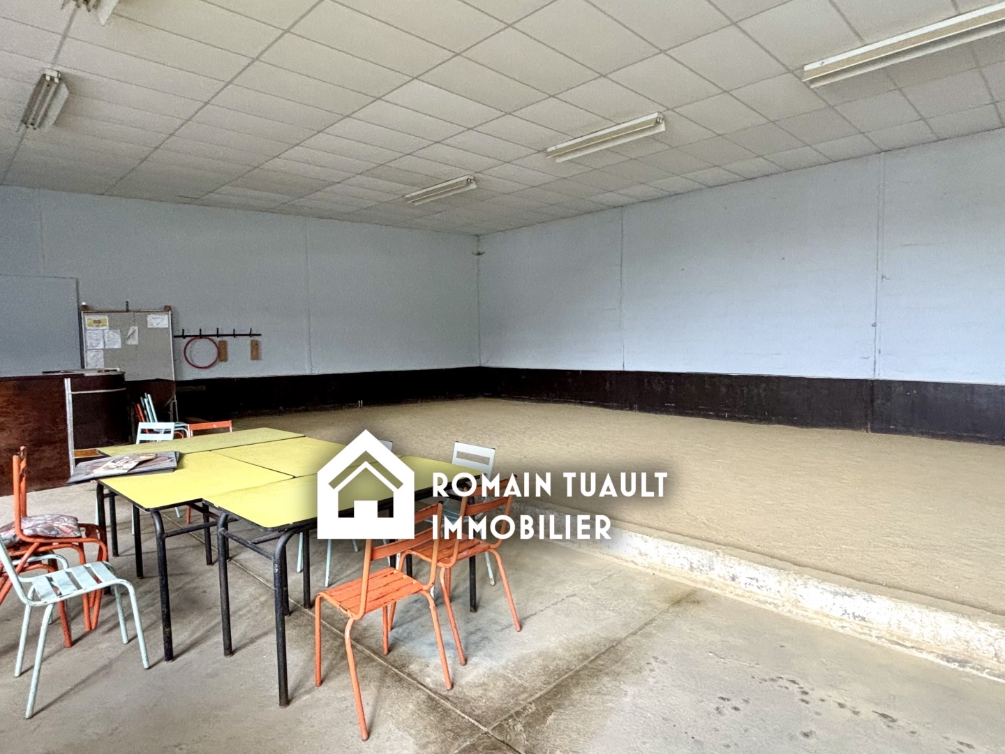 Locaux à vendre - 1 pièce - 153m2 - Renazé (53800)