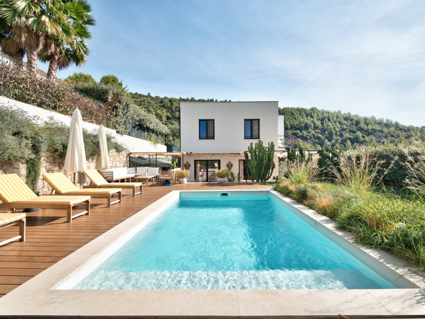 FALICON - MAISON 4 PIECES DE 144 M² A VENDRE - MAGNIFIQUE VILLA CONTEMPORAINE - PISCINE - VUE DEGAGEE - COUP DE COEUR