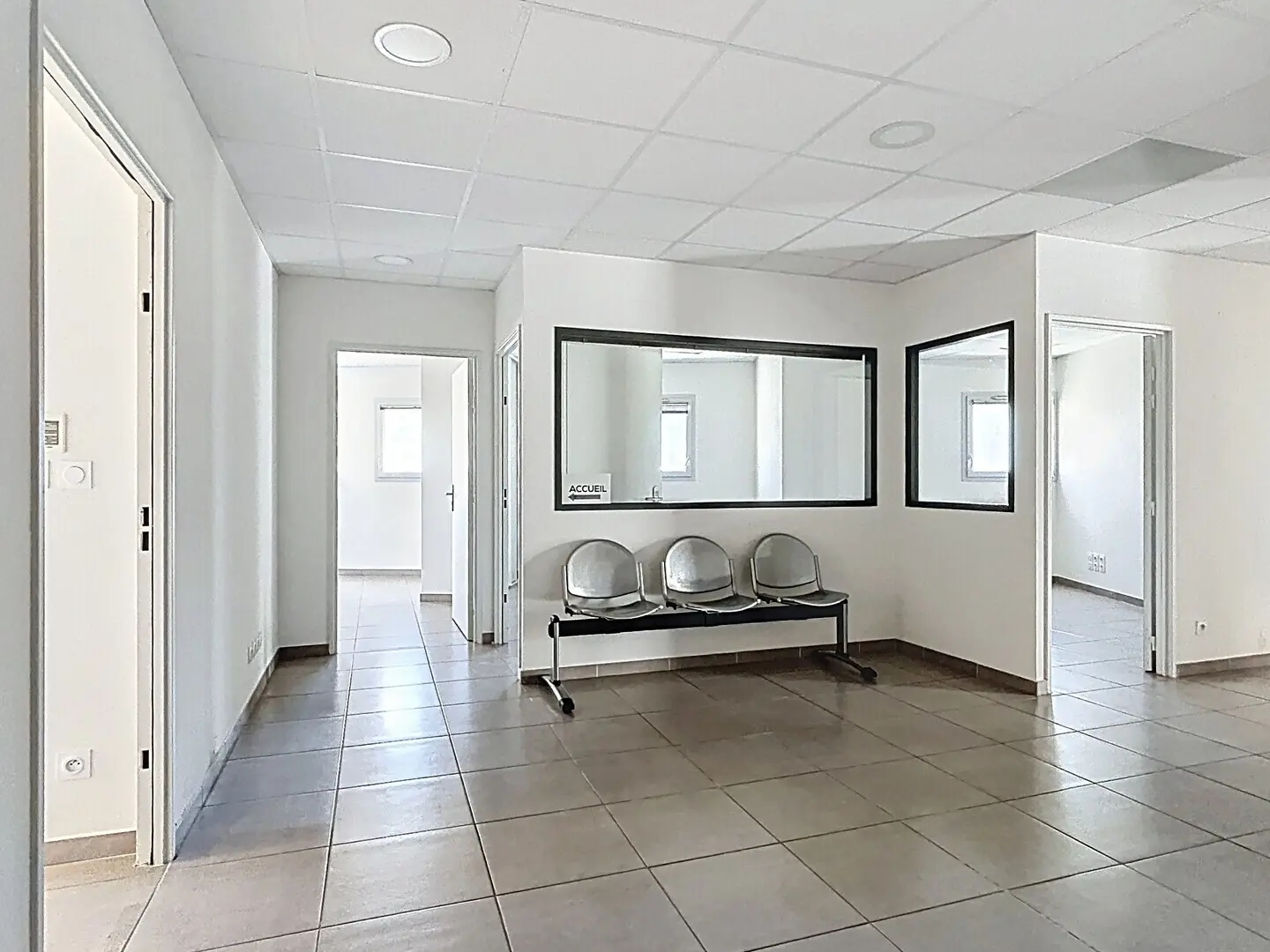 Locaux à vendre - 7 pièces - 148m2 - Sommières (30250)