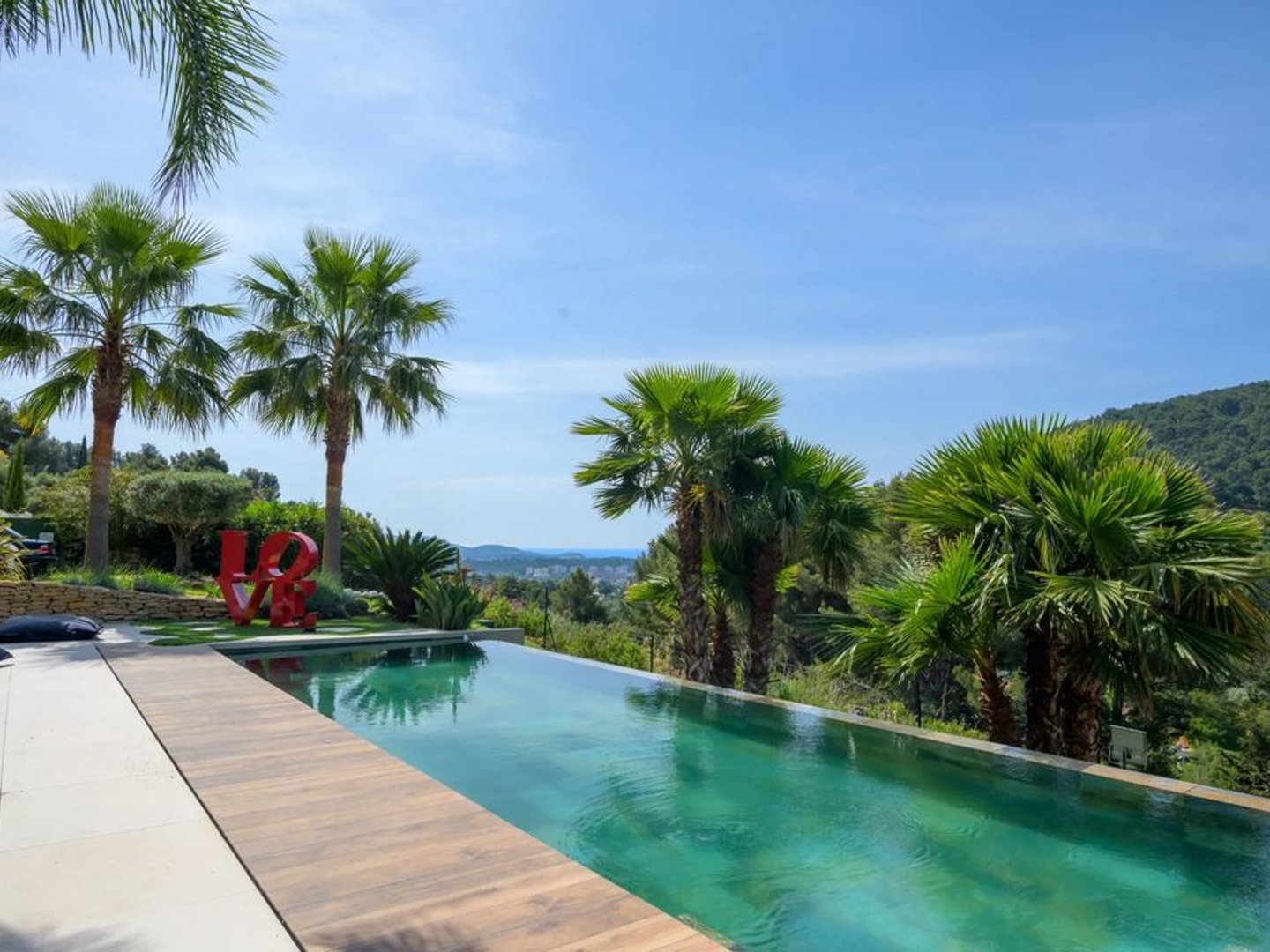 Locaux à vendre - 8 pièces - 343m2 - La Valette-Du-Var (83160)