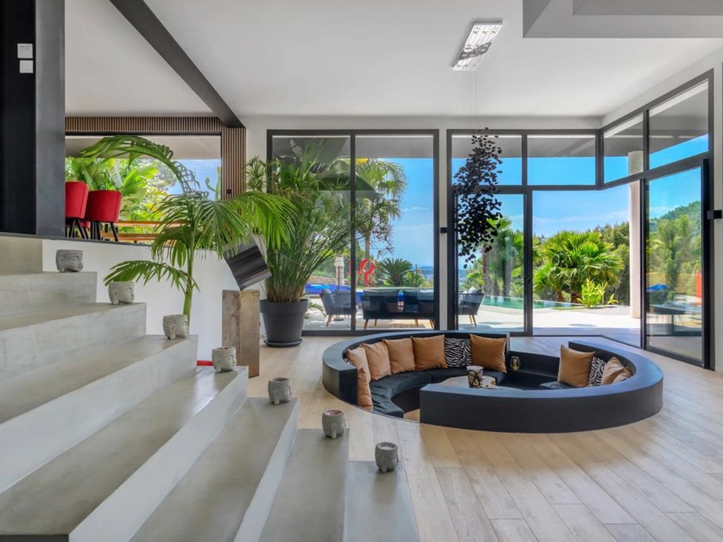 Locaux à vendre - 8 pièces - 343m2 - La Valette-Du-Var (83160)