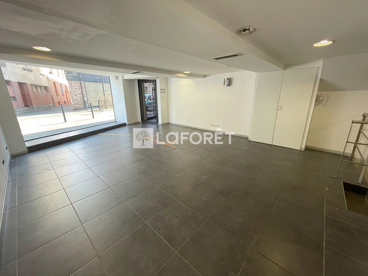 Commerce 6 pièces 107 m²