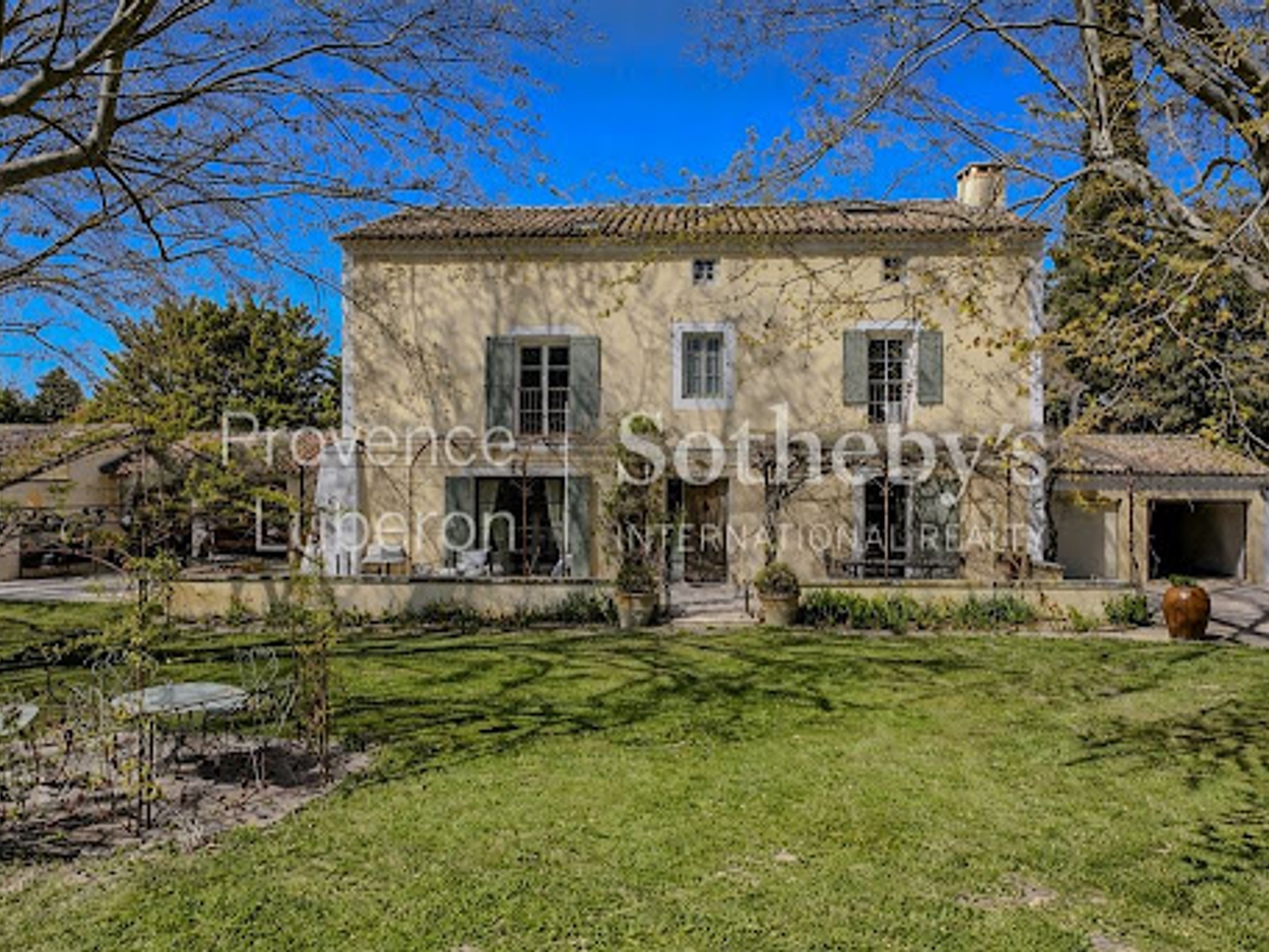 Maison 9 pièces 300 m²