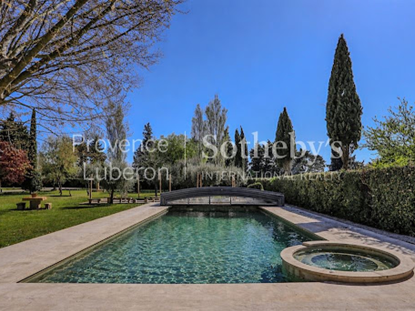 Maison à vendre - 9 pièces - 300m2 - Pernes-Les-Fontaines (84210)