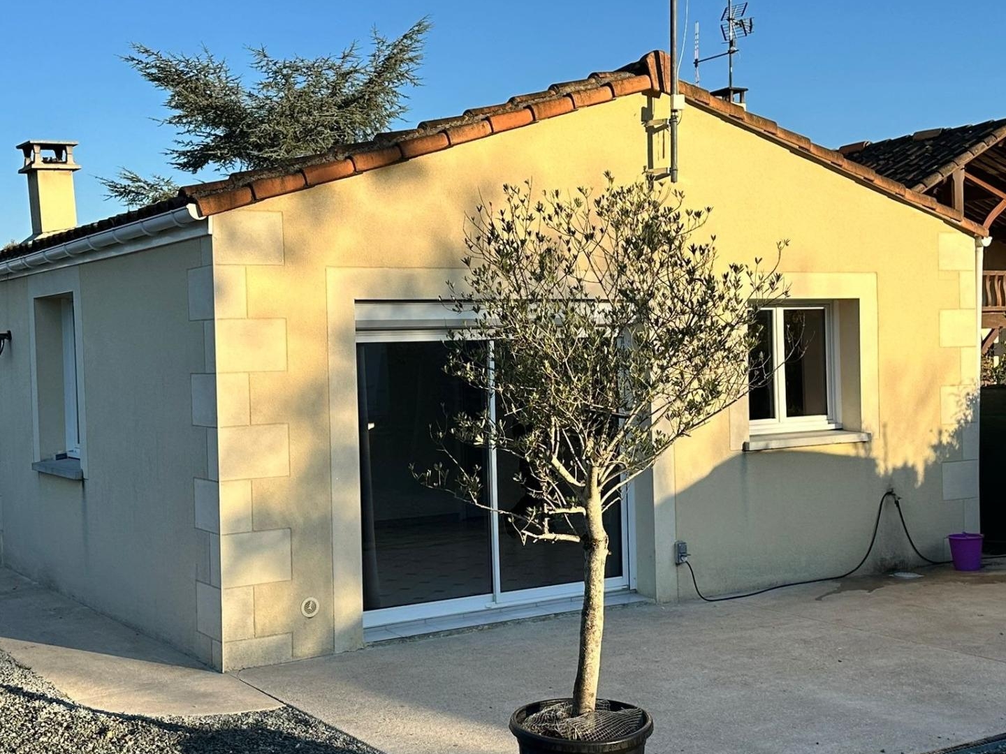 Maison à vendre - 3 pièces - 78m2 - Saintes (17100)