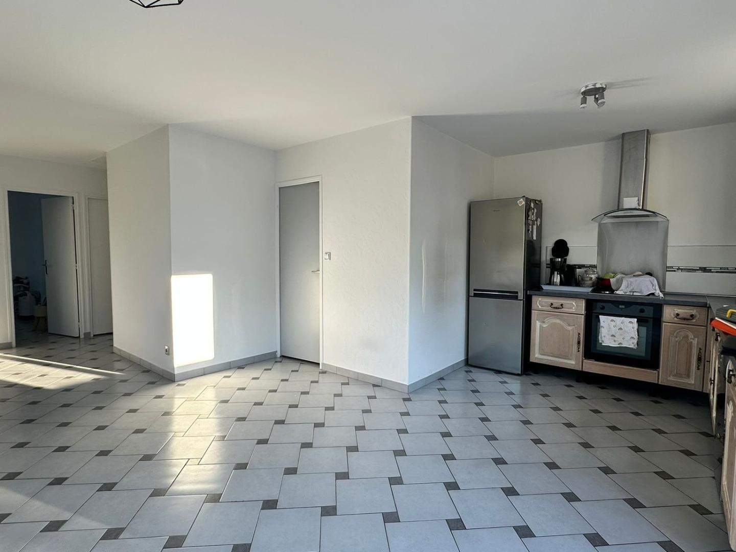 Maison à vendre - 3 pièces - 78m2 - Saintes (17100)