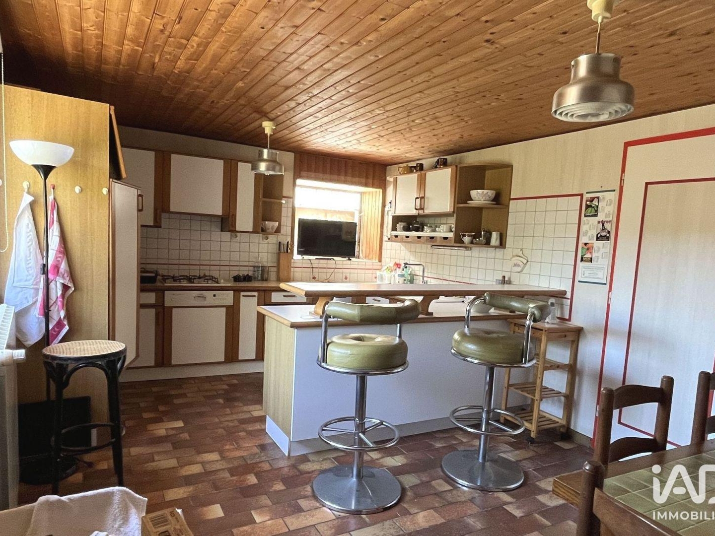 Maison 8 pièces 221 m²