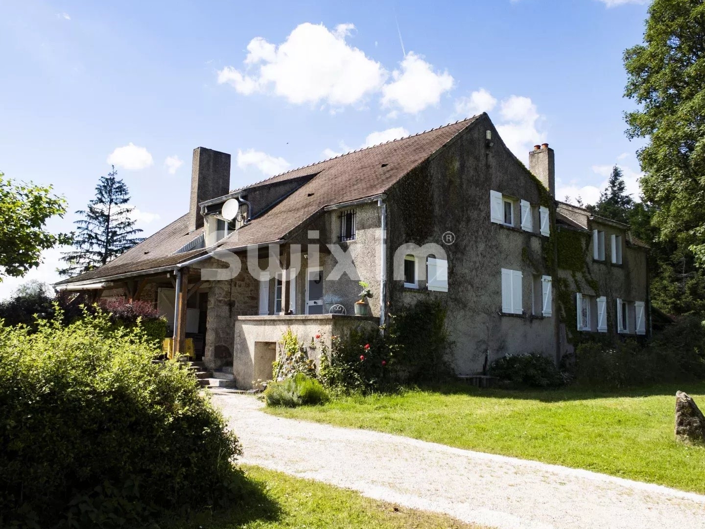 Belle maison en pierre dans la cote Chalonnaise