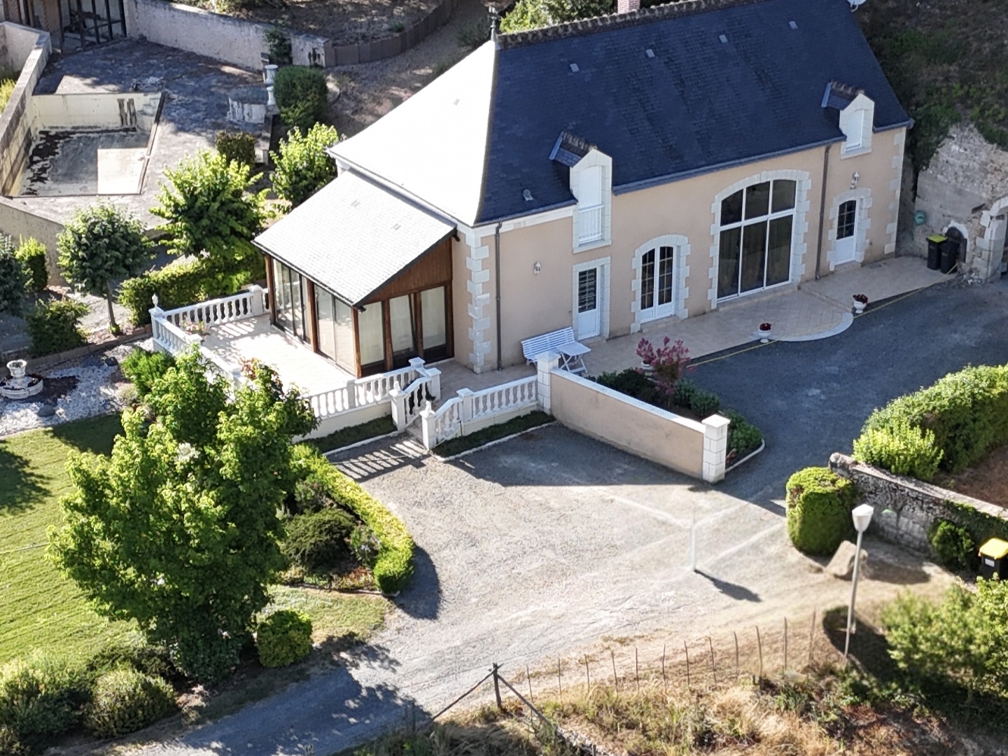 Maison à vendre - 9 pièces - 194m2 - Montval-Sur-Loir (72500)