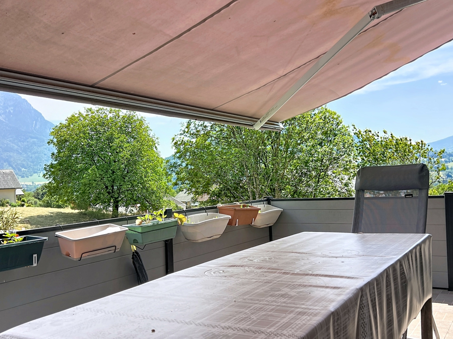 Magasin à vendre - 6 pièces - 182m2 - La Motte-En-Bauges (73340)